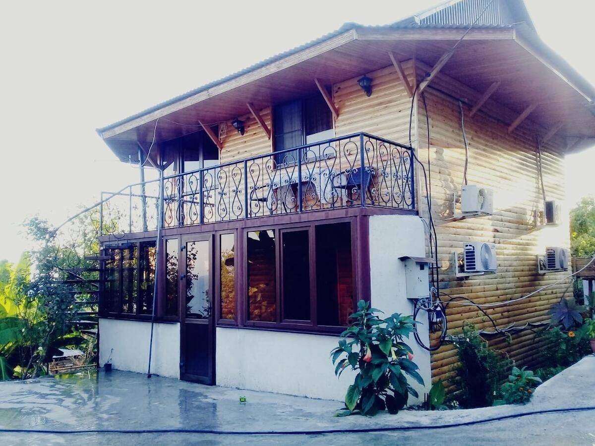 Новый афон переулок ладария 9. Гостевой дом наала новый афон. Гостевой дом в новом афоне абхазия. Гостевой дом в новом афоне абхазия. Гостевой дом амра новый афон.